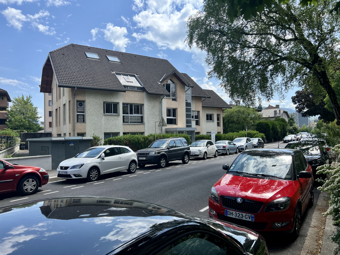 Parallel parking in France