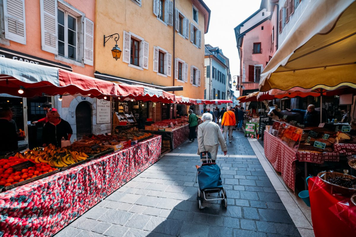 farmers market in Annecy