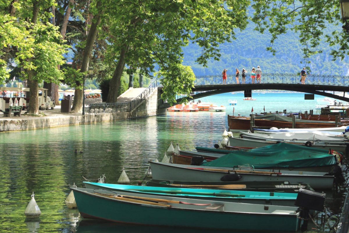 lover's bridge in annecy