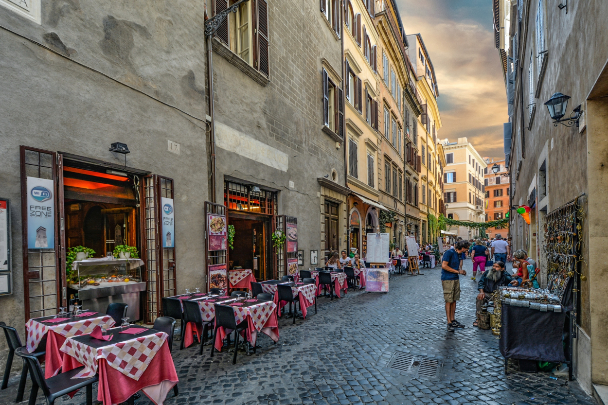 Tipping in Italy: What to Expect in Restaurants in Italy