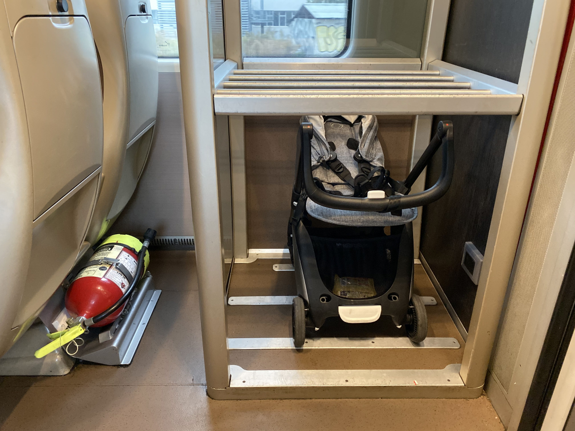 luggage train italy